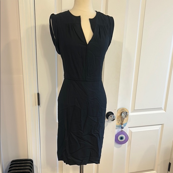 Theory Elegant Sleeveless Dress - Picture 7 of 12